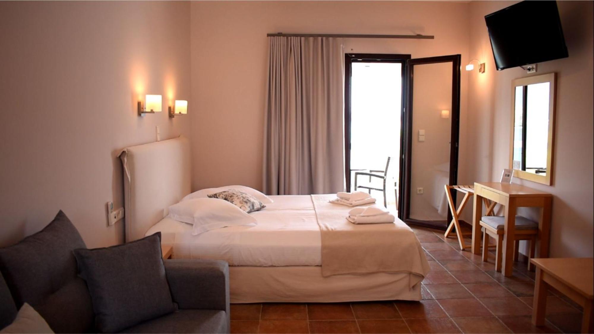 Trizonia Bay Hotel المظهر الخارجي الصورة